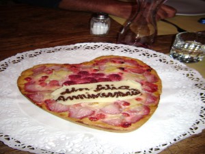 Il Ristorante Al-Marnich - Il Ristorante - Torta a Cuore x Anniversario.